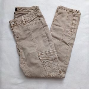 Tan White House Black Jean